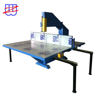 Halbautomatische manuelle senkrechte Schneidmaschine für EPE/EVA-Schwammschneidleistung